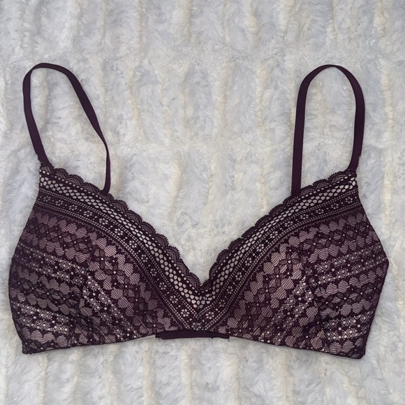 Victoria’s Secret Bra - Picture 2 of 7